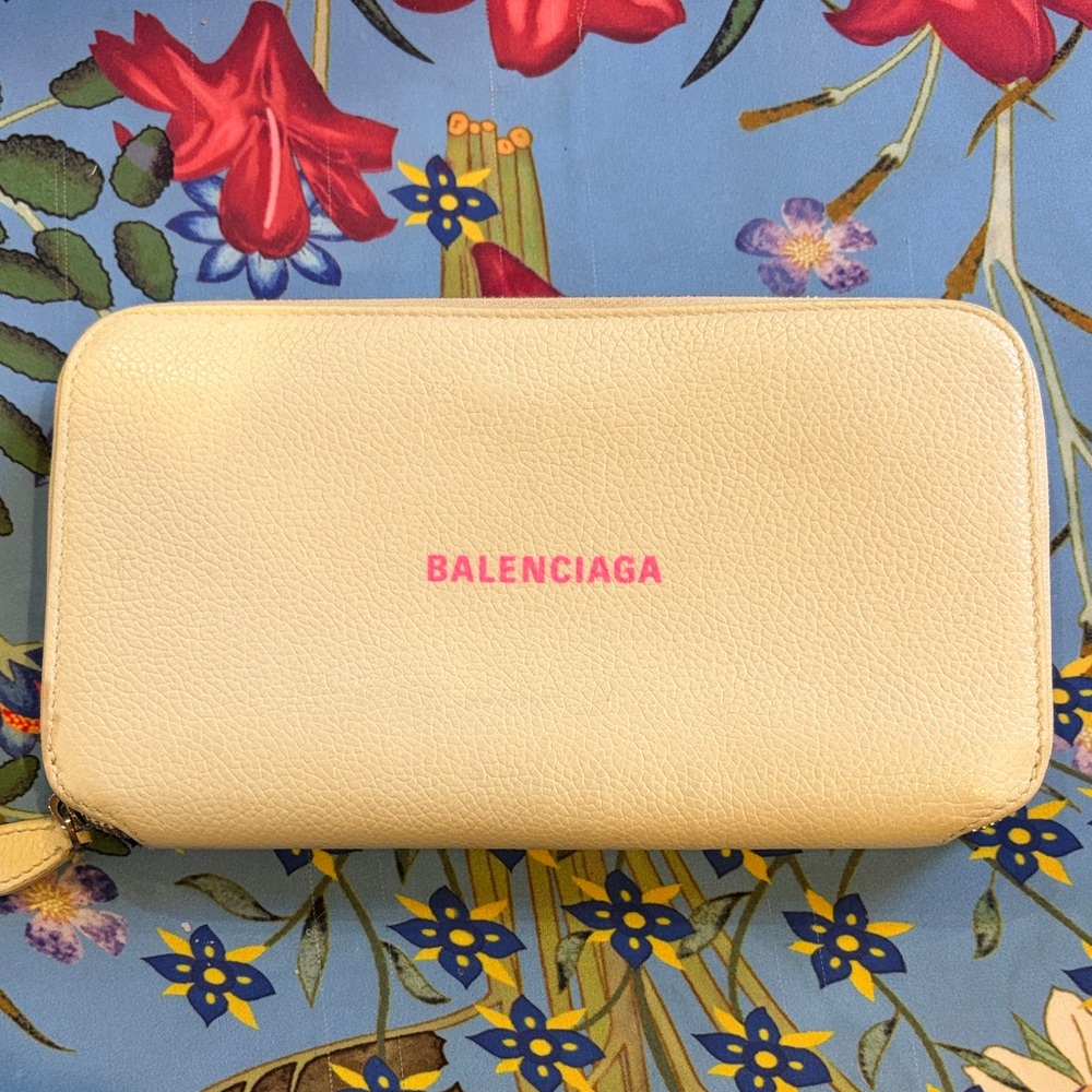 Balenciaga White/Cream Leather Zippy Wallet with COA